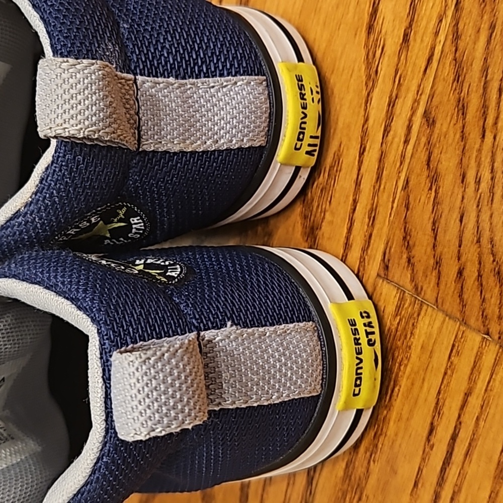 Converse - Picture 4 of 4